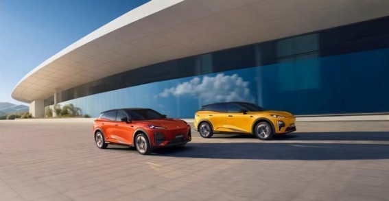 全新深蓝S07成都车展首发亮相 底盘升级与豪华驾控兼备