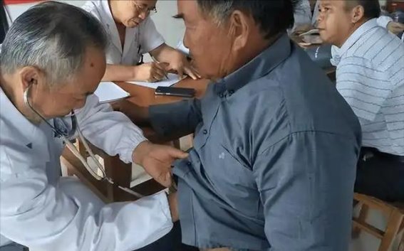 胃出血的隐形杀手：饭后这些征兆千万不能忽视