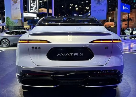 全新阿维塔06：智联豪华，引领未来电动出行新风尚