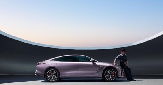 星纪元ES增程疾影运动套件：动态美学与卓越操控的完美融合