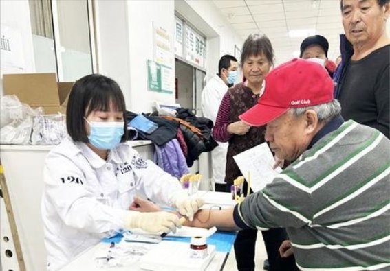 血糖异常与走路的关系：从脚步看健康信号