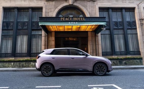 极狐T1：如何通过六种车身色彩与全景天幕满足个性化出行需求