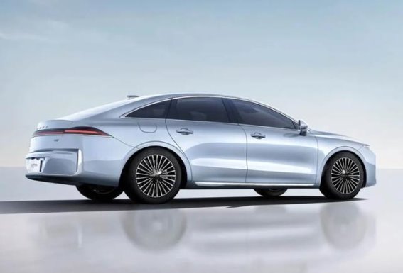 荣威M7 DMH：一款挑战15万级豪华家轿市场的创新力作