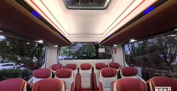 宇通天域S12豪华公路客车：豪华出行的全新标准