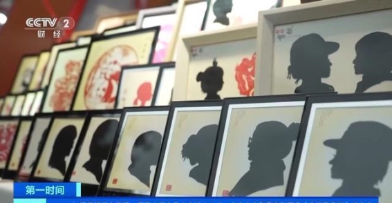 春节成都迎外国游客大潮，感受不一样的“年味”