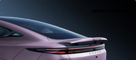 星纪元ES增程疾影运动套件：激发年轻驾驶者的赛道梦想