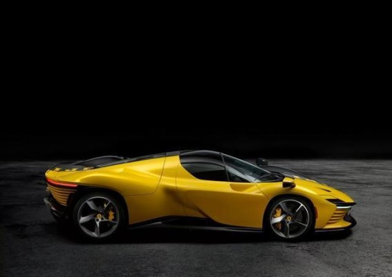 法拉利Daytona SP3拍卖：一场慈善与奢华的完美交融