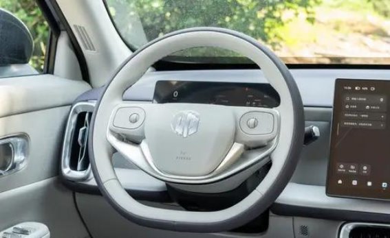 零跑B10 600激光雷达版：为家庭出行打造的智能纯电SUV