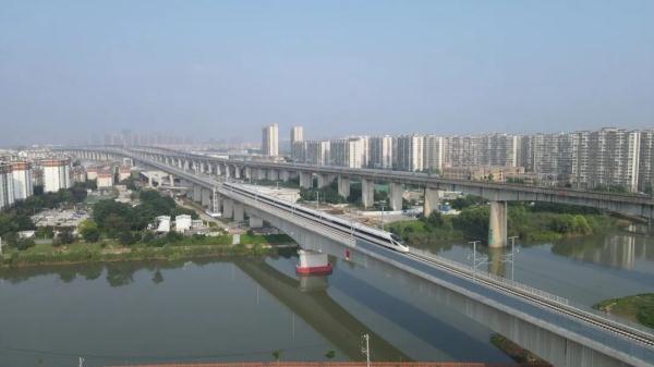 沪宁沿江高铁今起试运行，全线开通运营进入倒计时