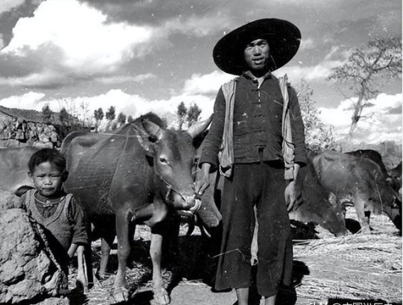 老兵张良荣的革命岁月：三枚特等功勋章的见证