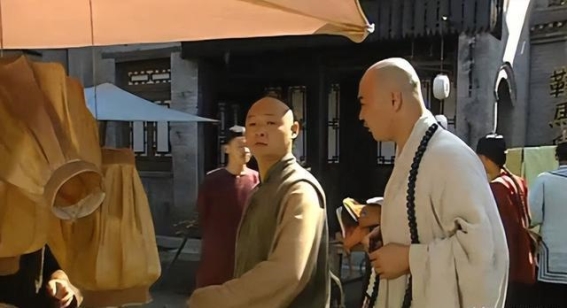 《康熙微服私访记》揭秘：笑谈经典剧中的穿帮插曲