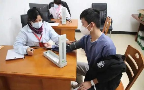 肝癌的早期信号，这4个身体变化不能忽视