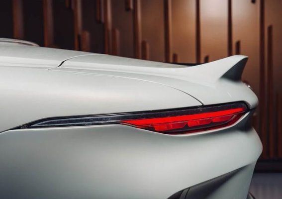 宾利MULLINER定制Batur敞篷版官图发布，全球限量16台，奢华与性能的完美结晶