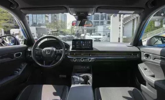 型格焕新上市 疾速与智能并行的都市新锐