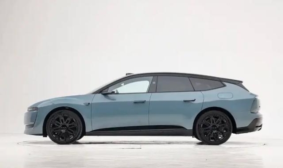 奥迪E5 Sportback：突破智能与豪华界限的中型电动轿车