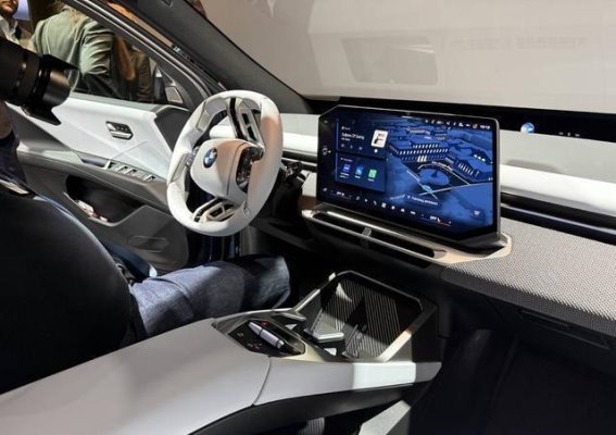 新世代BMW iX3：从历史积淀到电动未来的再出发