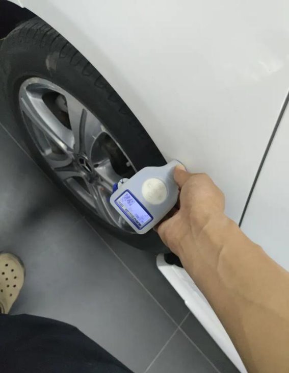 15万多买下白色奔驰C级准新车，豪华质感与高性价比兼得