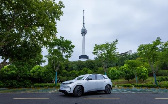 6.88万起！极狐T1挑战MG4，成为A0级纯电市场的新标杆