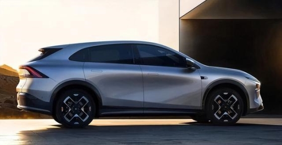 18万级豪华纯电SUV选购指南 昊铂HT空间与智能全面升级