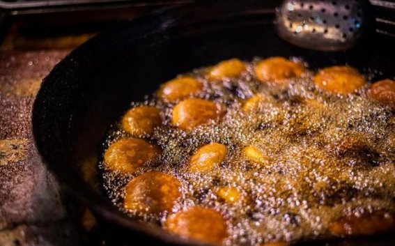 高血压饮食警示：核桃能否成为你的餐桌常客？