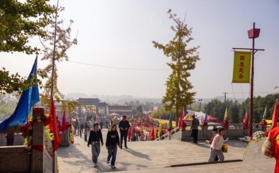 青岛青云宫庙会：品味传统与民俗的盛宴