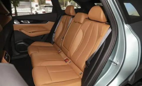 第四代博越L对比CS75plus，谁才是懂生活的SUV