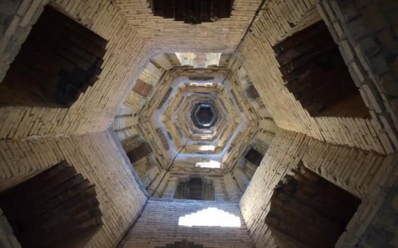 浦江龙德寺塔：千年古塔与现代游戏的联系