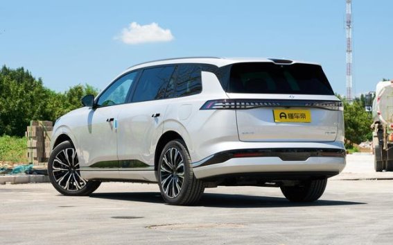 2026款东风奕派eπ008六座版：83项升级，打造家庭出行新标杆