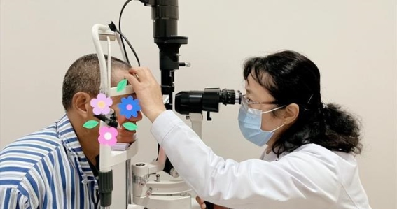 爱心救助，重塑光明：成都爱尔眼科公益行动见证角膜盲症患者的希望重生