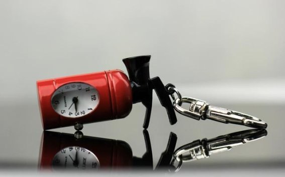 车载灭火器：关键时刻的生命守护者