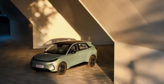 极狐T1：凭借续航与创新设计，打破A0级市场格局