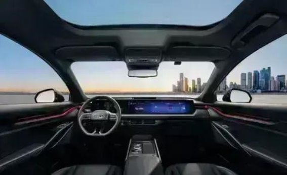 福特蒙迪欧运动版：大马力E混动，动力与舒适的极致融合