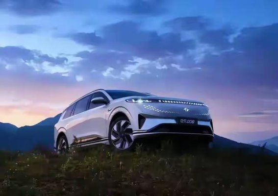 东风奕派008六座新款上市：大空间长续航，实用与舒适兼备