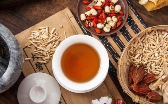 中医抗癌的创新之路：罗樾之教授“稳准狠”诊疗体系引领肿瘤治疗新纪元