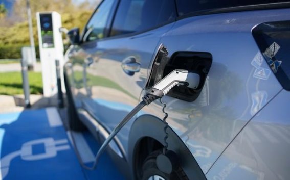 350公里纯电续航的增程SUV：昊铂HL增程版如何重新定义过渡技术