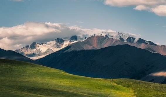 为什么退休后旅游，最好不要发朋友圈？听听这两位老人的故事