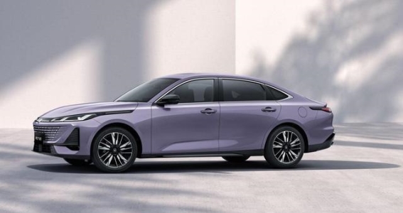 长安第四代逸动登场，7万元级家轿市场再迎强劲对手