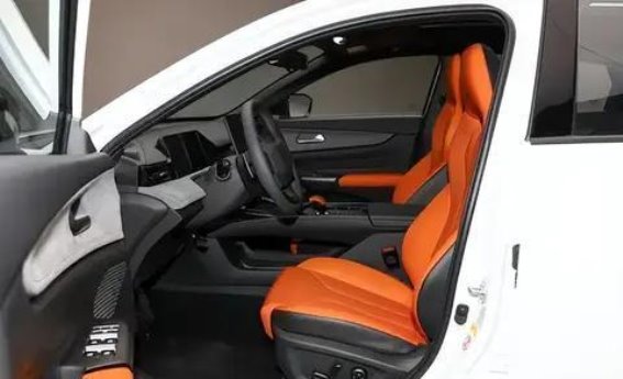 长安第三代UNI-V：颜值与动力并存，是否是你的理想之选？