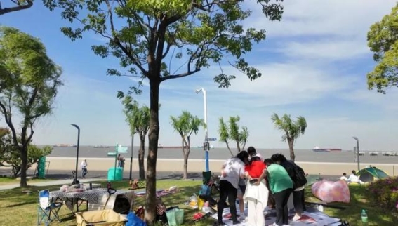 宝山滨江公园：五一假期的治愈之地
