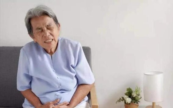 超过70岁的老人，宁愿喝粥吃馒头，也别吃这4样！