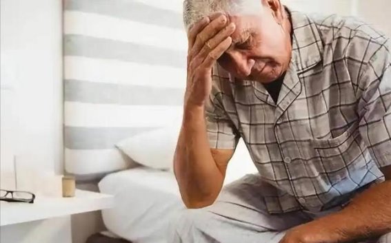 肾衰竭的隐形警示：喝水时的三大症状