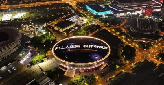 岚图汽车：技术创新与用户驱动加速高端新能源市场布局