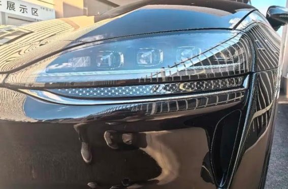 新款智界R7无伪装曝光 前脸升级增智能交互灯更具科技感