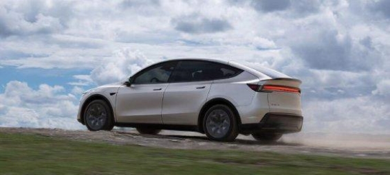 起售价33.9万元，特斯拉Model Y L：全新豪华大六座SUV的多维升级