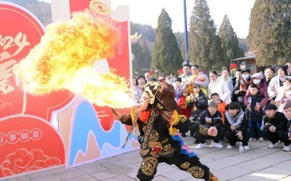 南山景区春节盛典：热烈迎新春，福运满南山