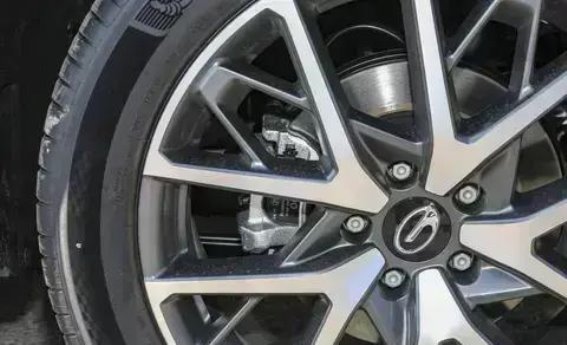 传祺GS8五座豪华版：实力与智慧的双重享受