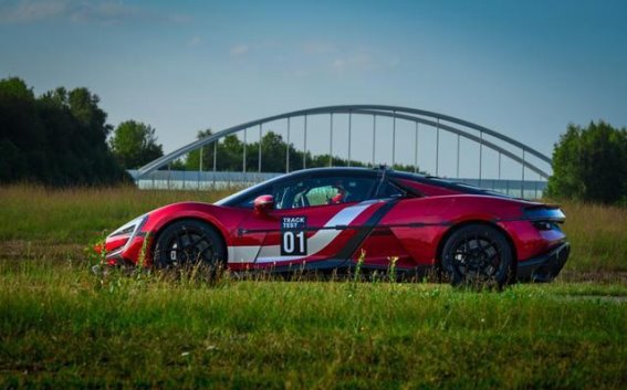 仰望U9赛道版以472.41 km/h刷新全球电车极速，彰显中国超跑实力