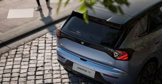 极狐T1：重新定义A0级电动市场，开启全新出行体验