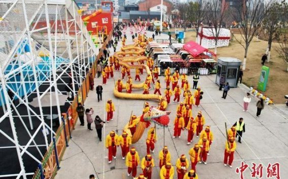肥东洋蛇灯：600年传统舞动元宵的魅力