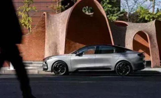 福特蒙迪欧运动版：驾享舒适与动力，畅享每一程